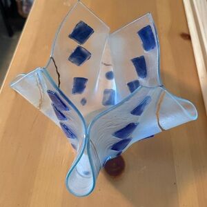 Vintage Hand Made Elegant Blue and Gold Glass Art Piece/Vase💙